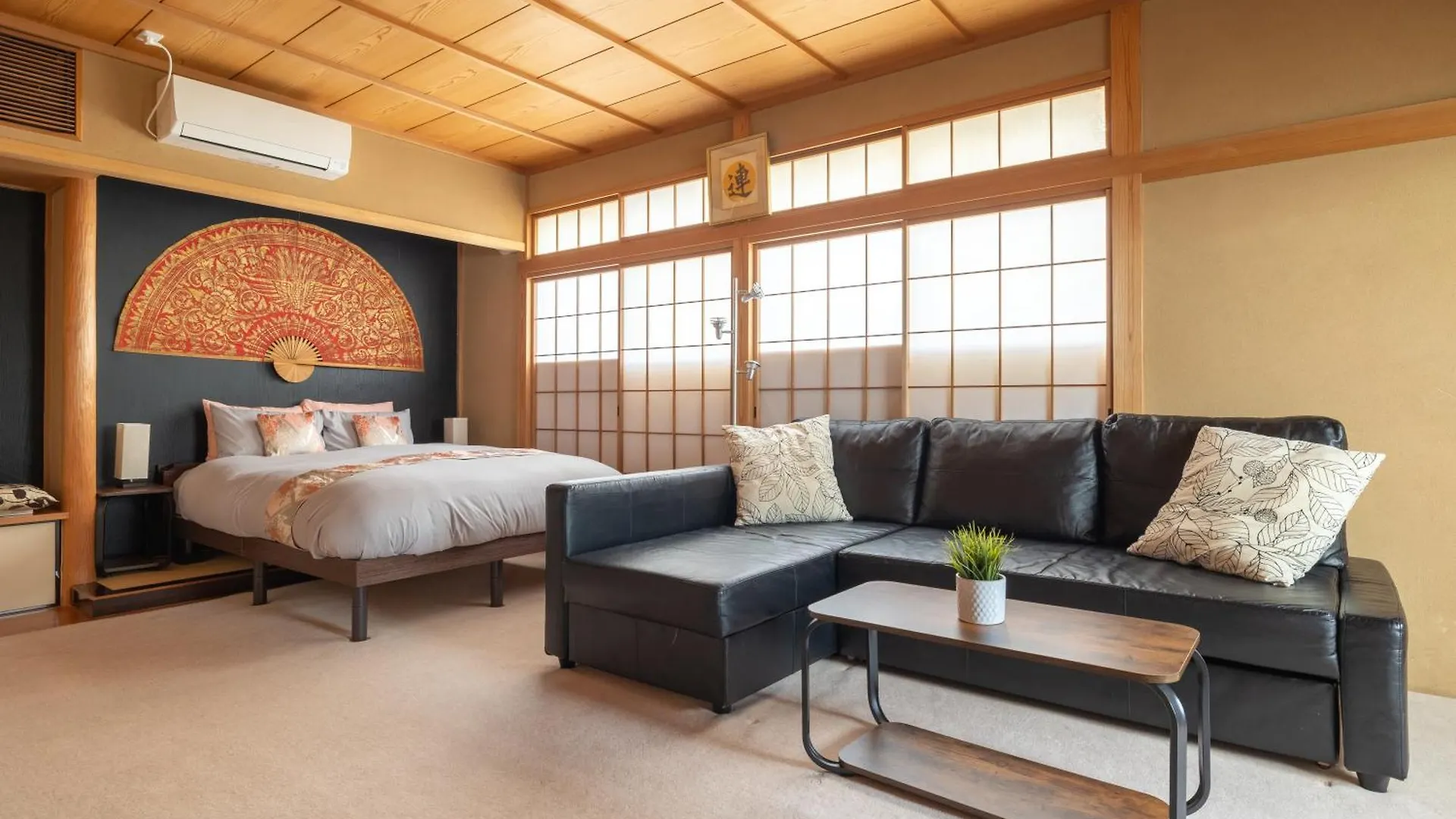 The Ivy Apartments, Best Location, Yoyogi!! Tokyo Apartment