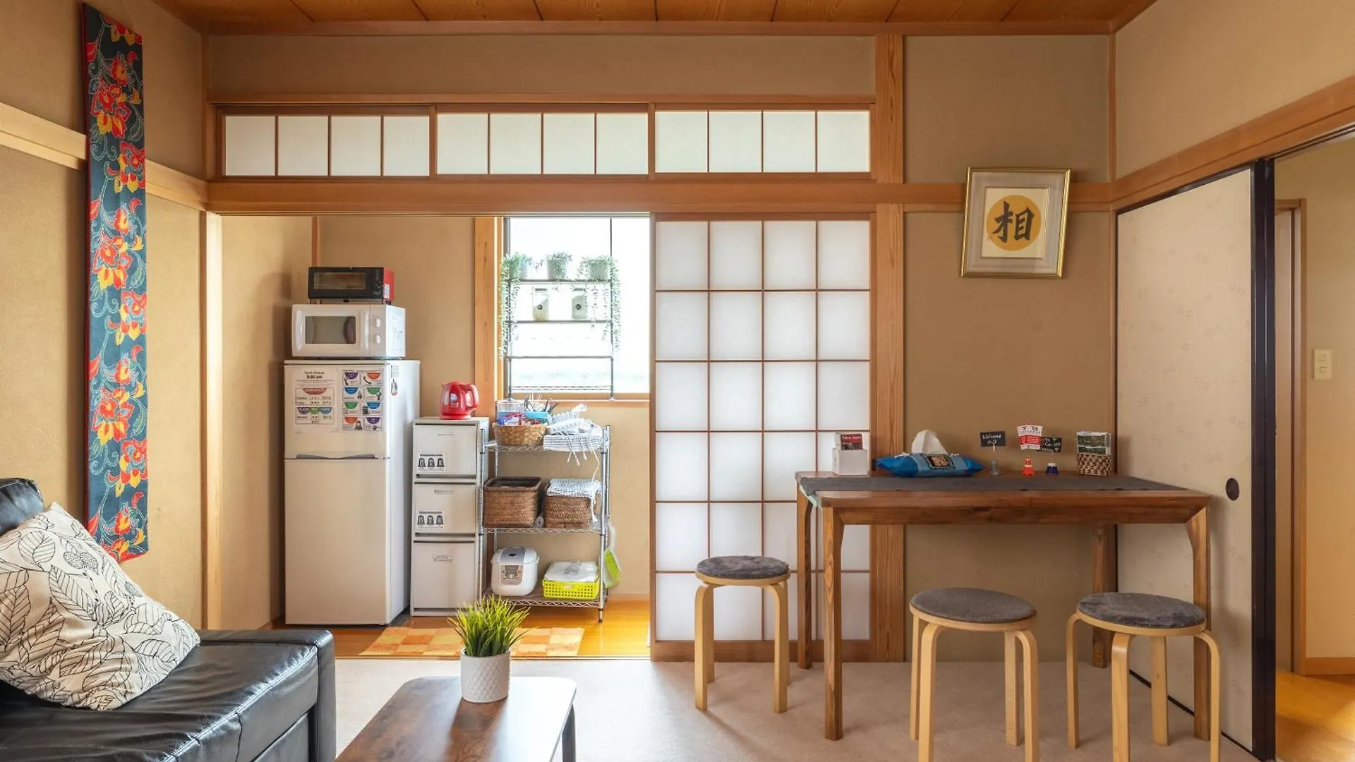 The Ivy Apartments, Best Location, Yoyogi!! Tokyo Apartment