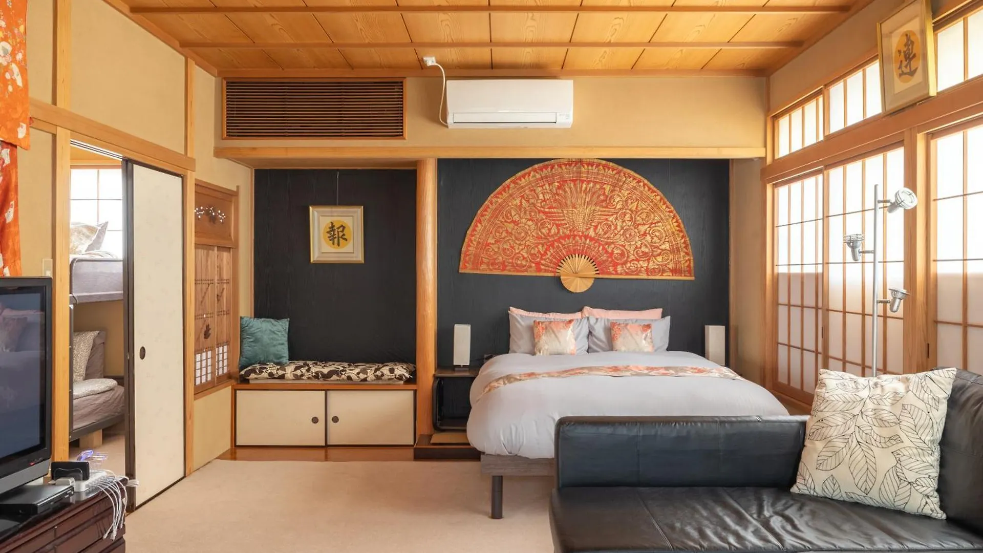 The Ivy Apartments, Best Location, Yoyogi!! Tokyo Apartment