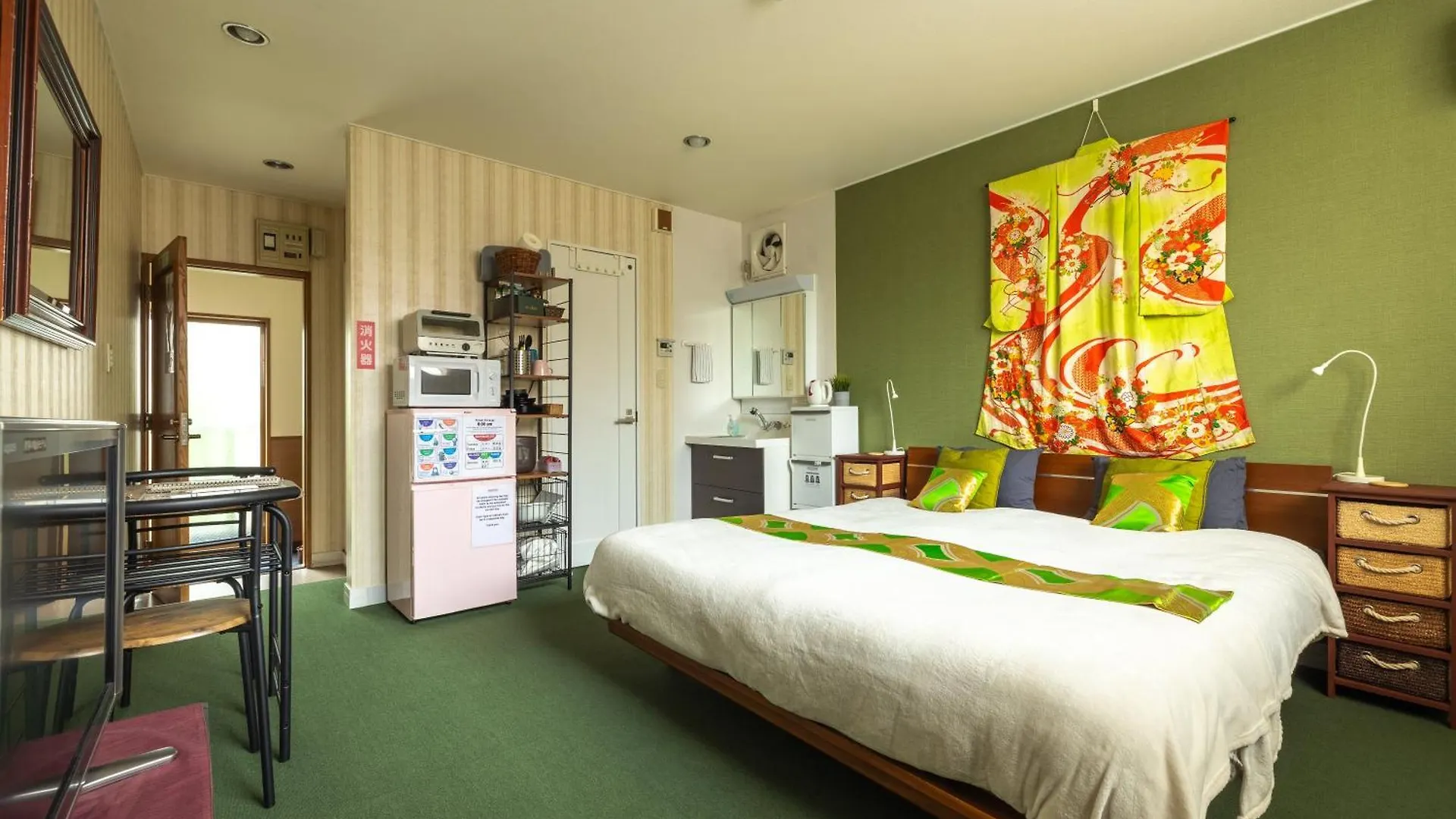 The Ivy Apartments, Best Location, Yoyogi!! Tokyo Apartment