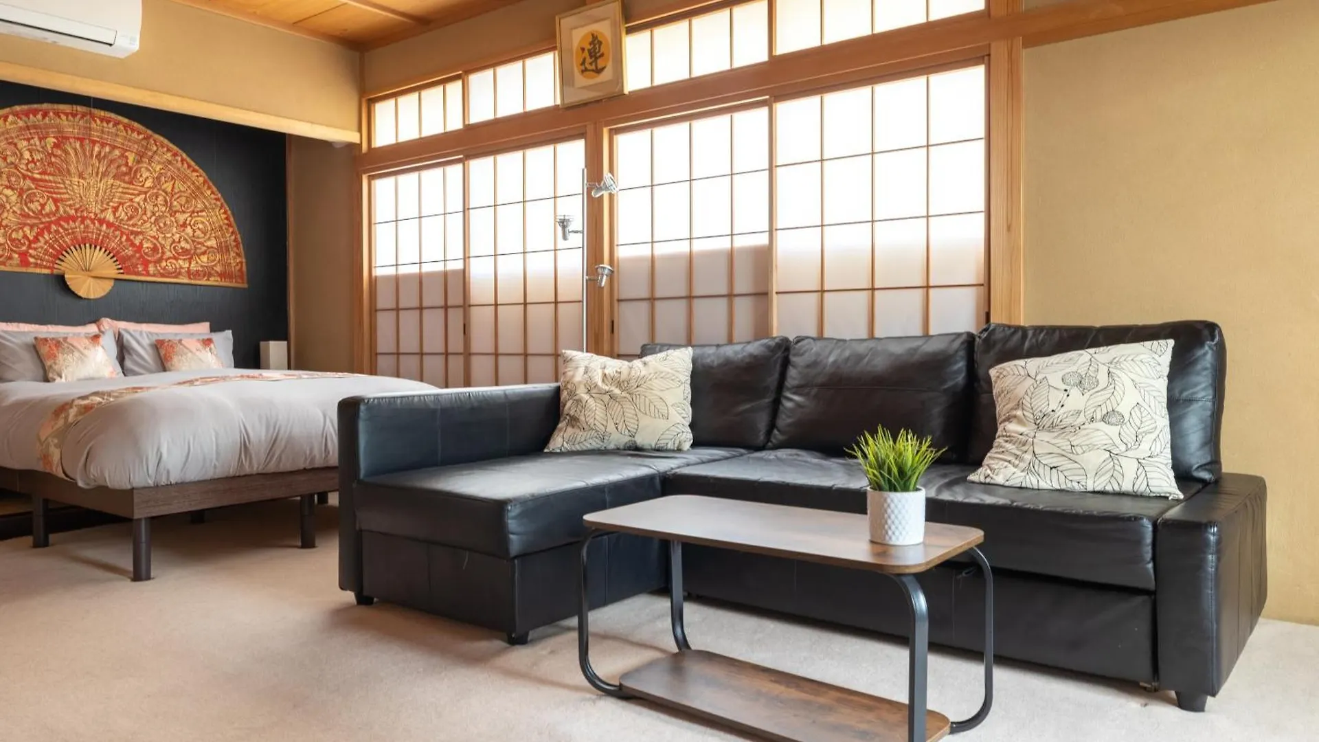 Apartment The Ivy Apartments, Best Location, Yoyogi!! Tokyo Japan