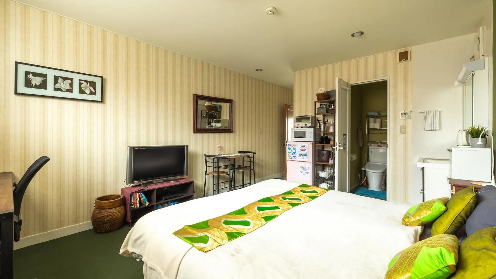 Apartment The Ivy Apartments, Best Location, Yoyogi!! Tokyo